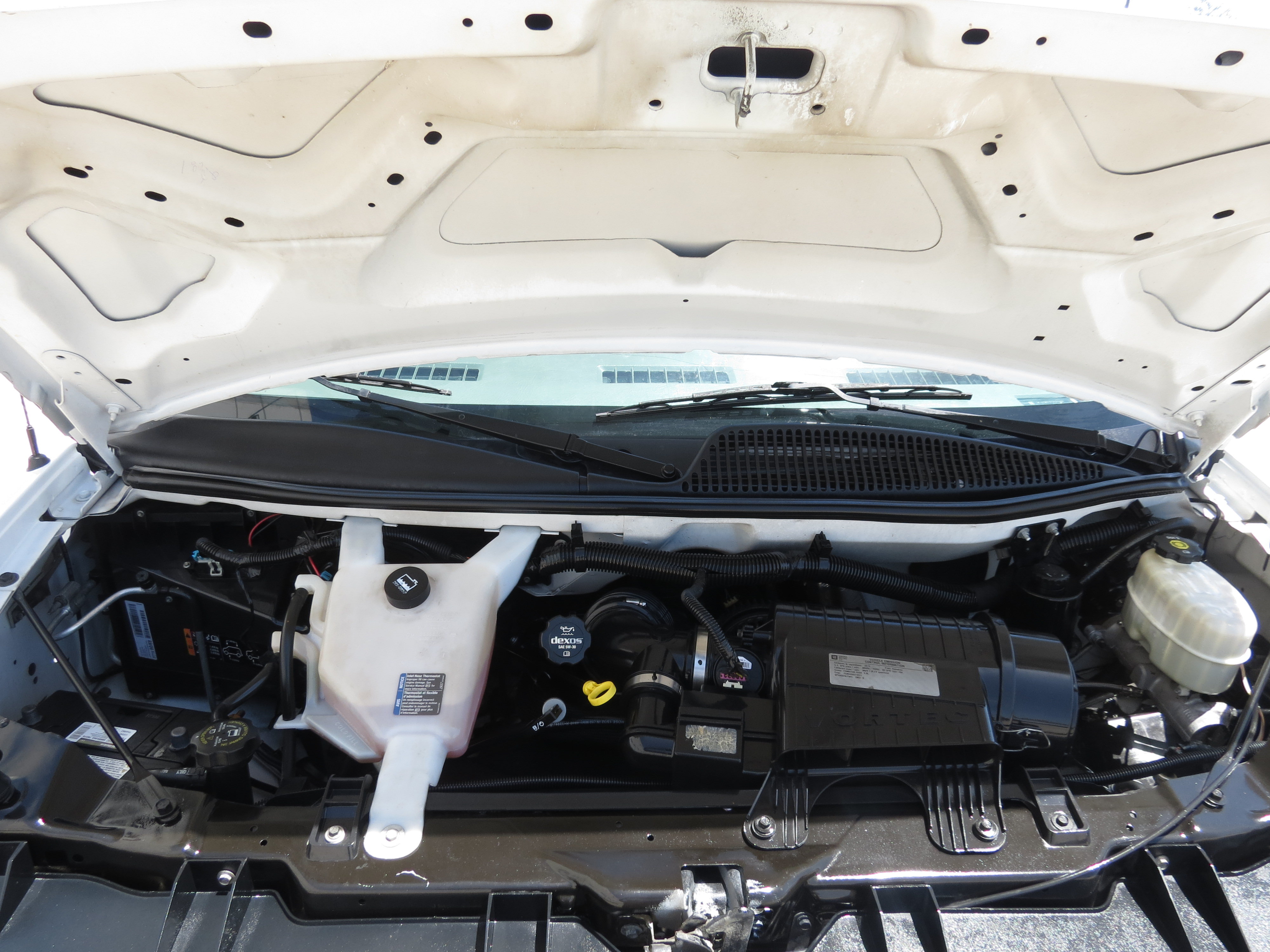 Used 2015 Chevrolet Express 2500 RWD image 10