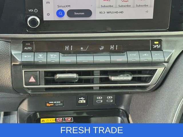 Used 2025 Toyota Camry LE image 18