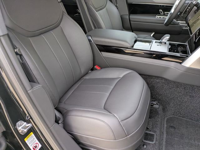 New 2026 Land Rover Range Rover SE image 18