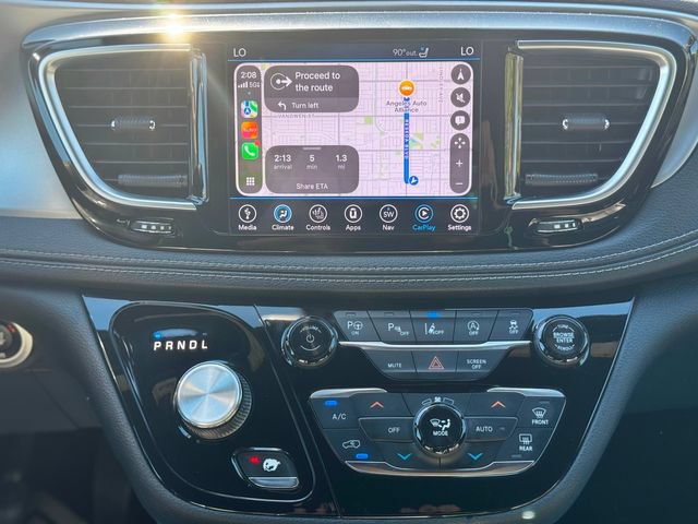 Used 2018 Chrysler Pacifica Limited w/ Advanced Safetytec Group FWD image 52