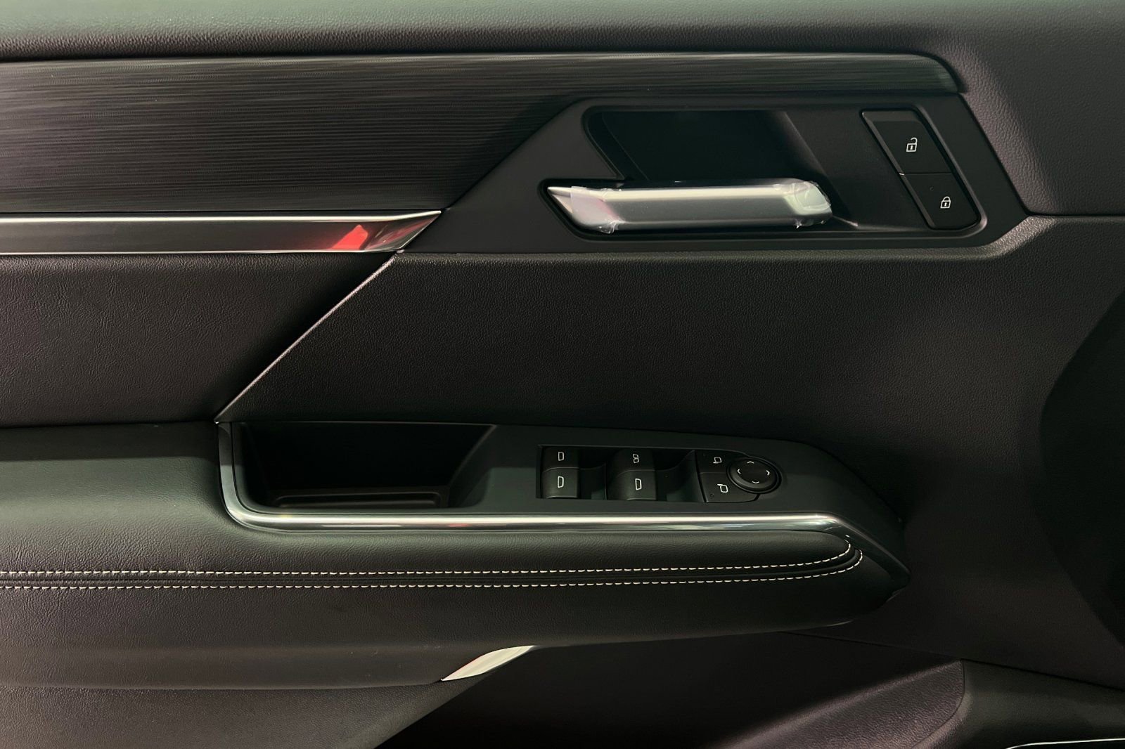 New 2026 GMC Acadia Elevation image 9