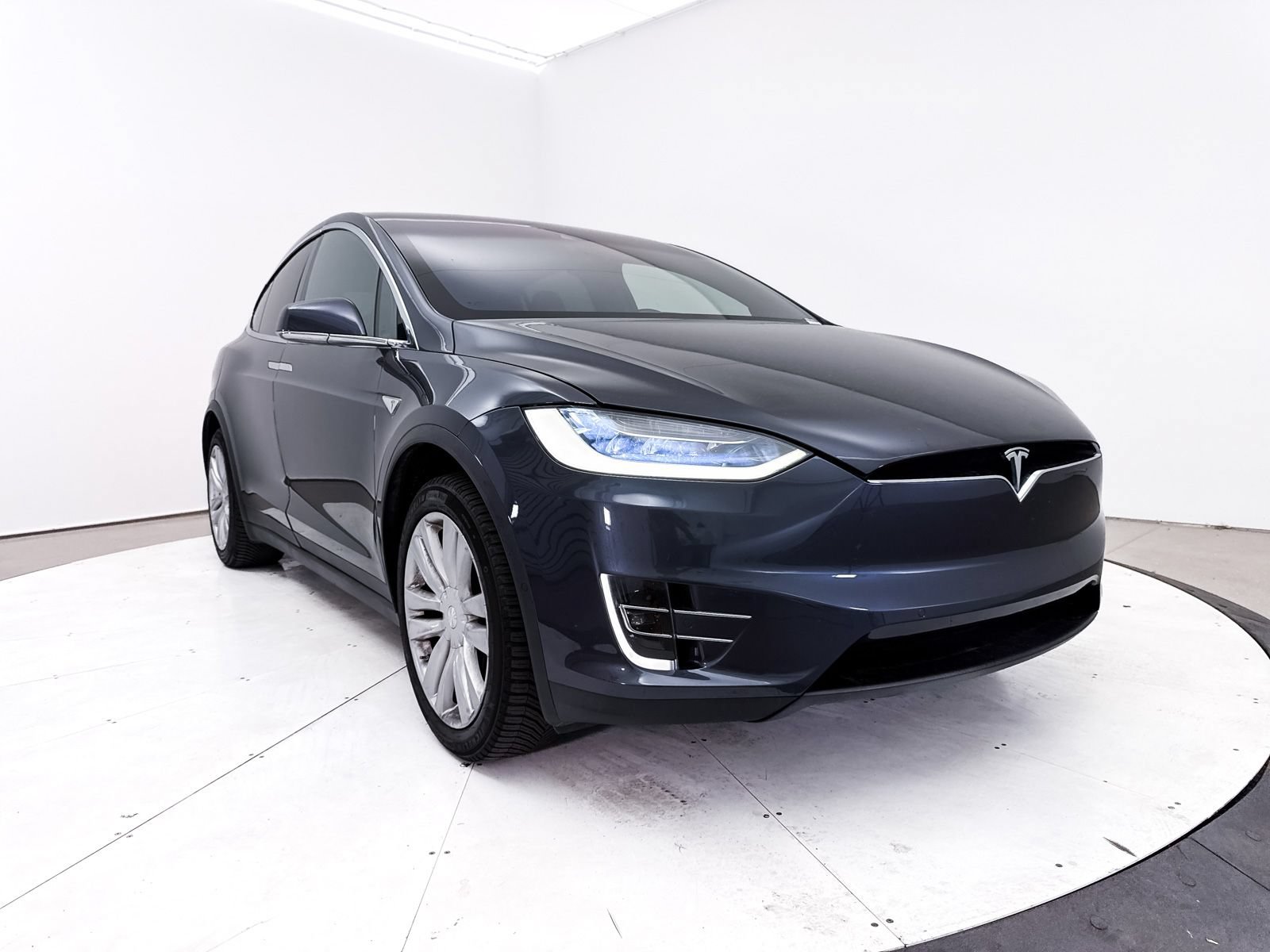 Used 2016 Tesla Model X Performance AWD/4WD image 13