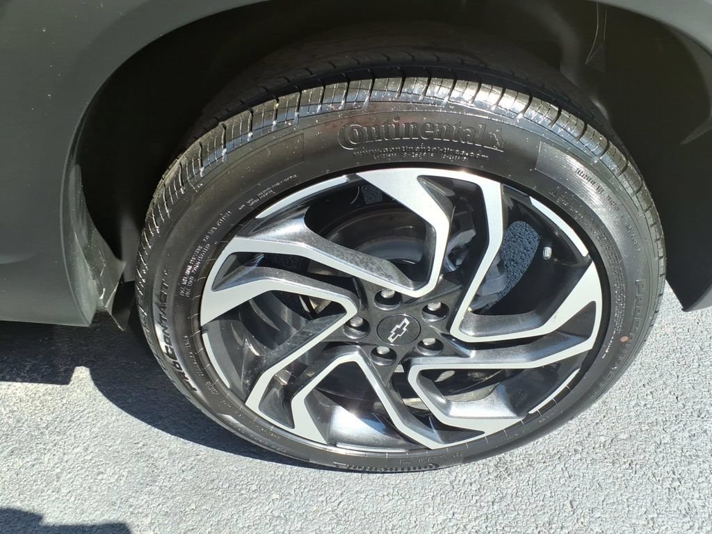 Used 2025 Chevrolet TrailBlazer RS w/ Convenience Package AWD/4WD image 9