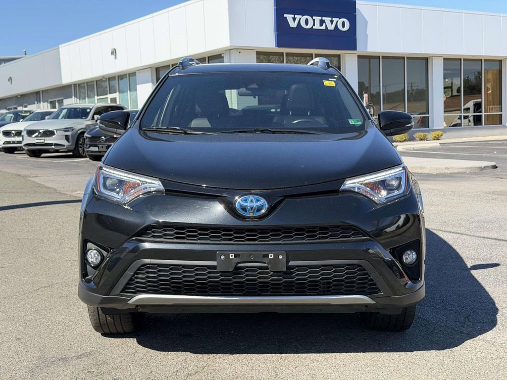 Used 2017 Toyota RAV4 SE image 24