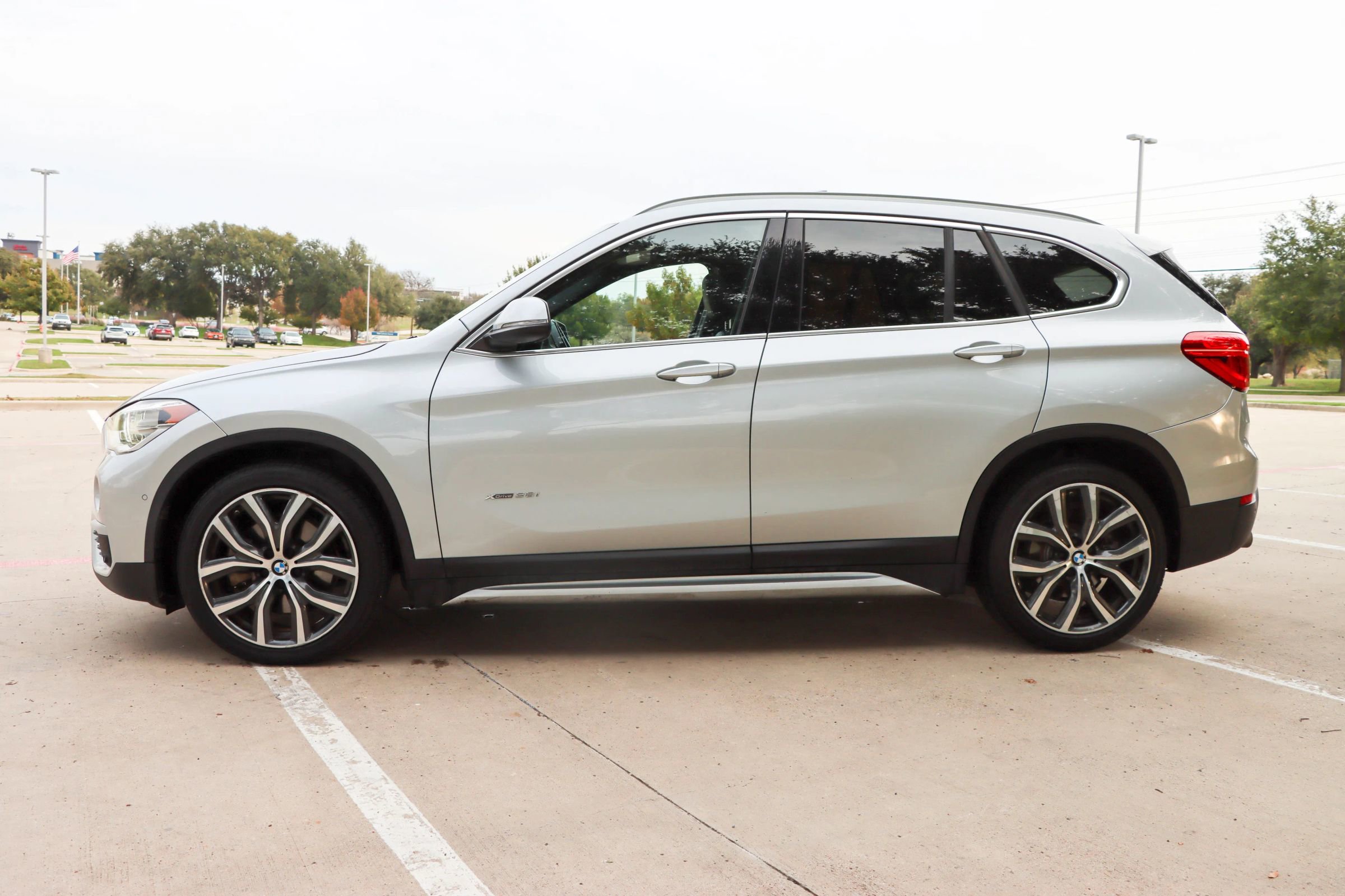 Used 2017 BMW X1 xDrive28i image 4