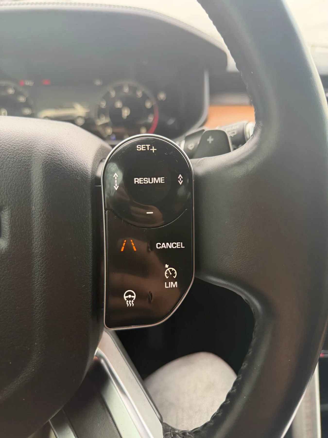 Used 2019 Land Rover Discovery HSE Luxury image 23