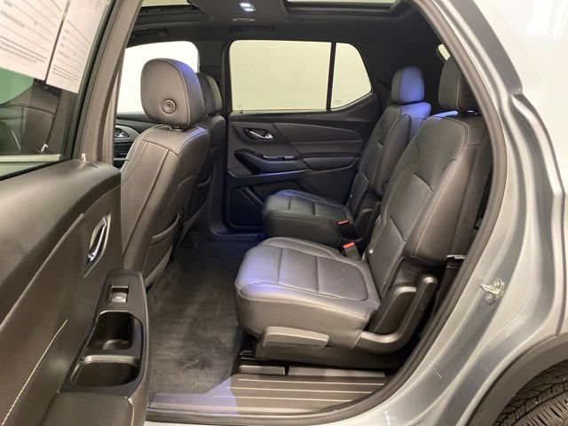 Used 2023 Chevrolet Traverse LT w/ LT Premium Package AWD/4WD image 21