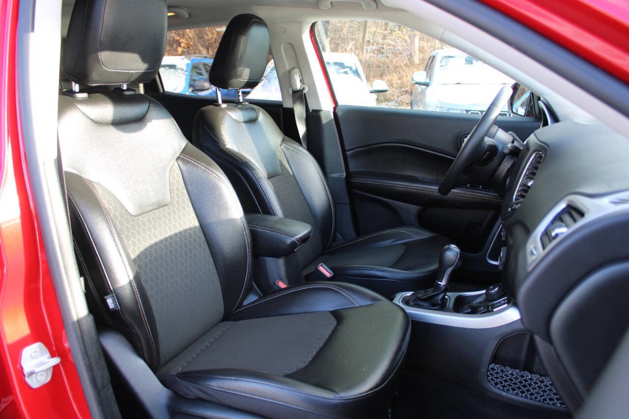 Used 2021 Jeep Compass Latitude image 29