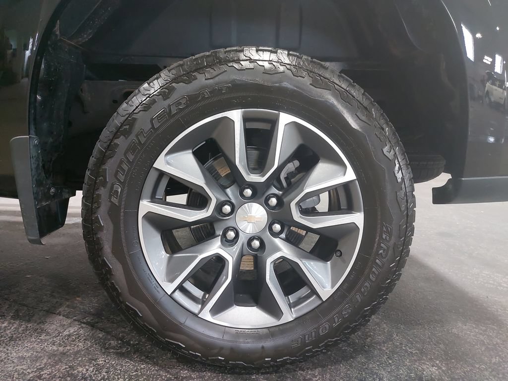 Used 2024 Chevrolet Silverado 1500 LT AWD/4WD image 33