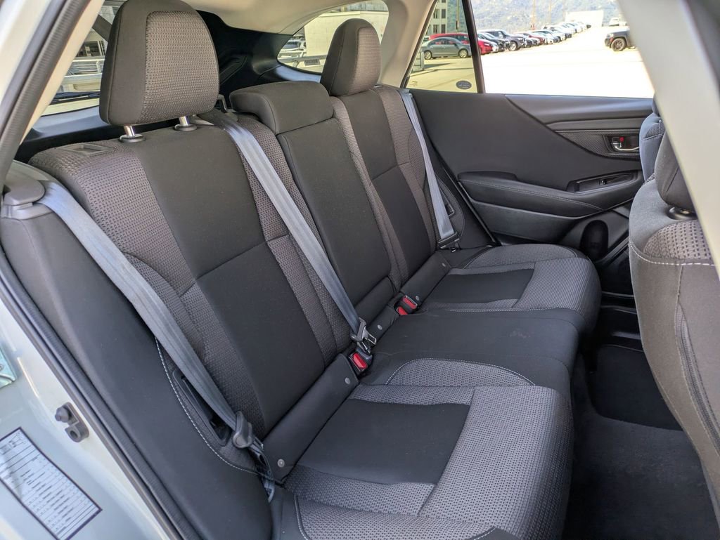 Used 2025 Subaru Outback Premium image 27