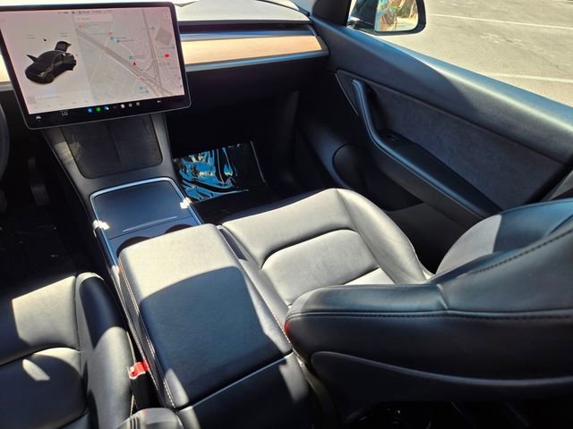 Used 2021 Tesla Model Y Long Range image 17