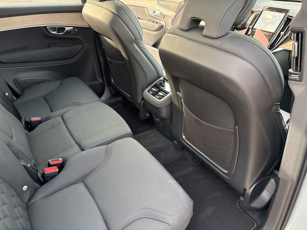 Certified 2025 Volvo XC90 B6 Plus image 44