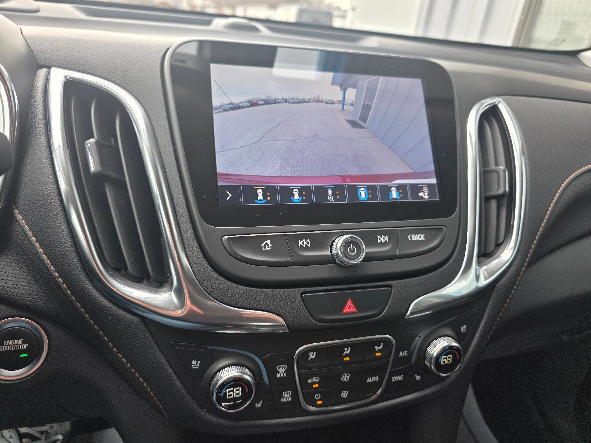 Used 2020 Chevrolet Equinox Premier AWD/4WD image 16