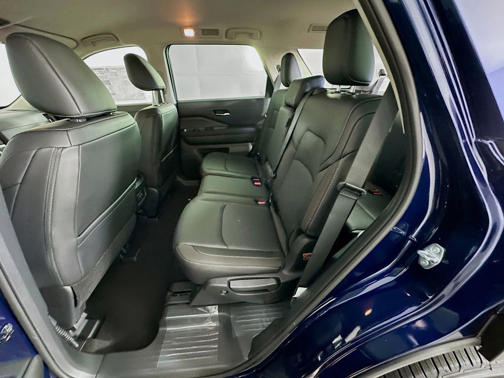 New 2026 Nissan Pathfinder SL image 32
