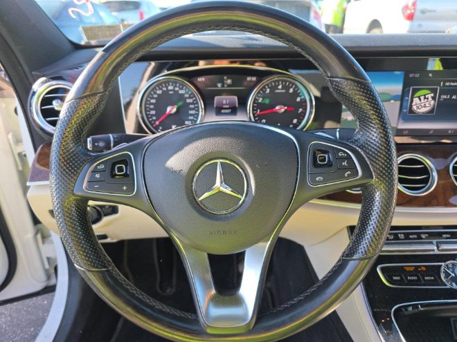 Used 2017 Mercedes-Benz E 300 4MATIC image 10