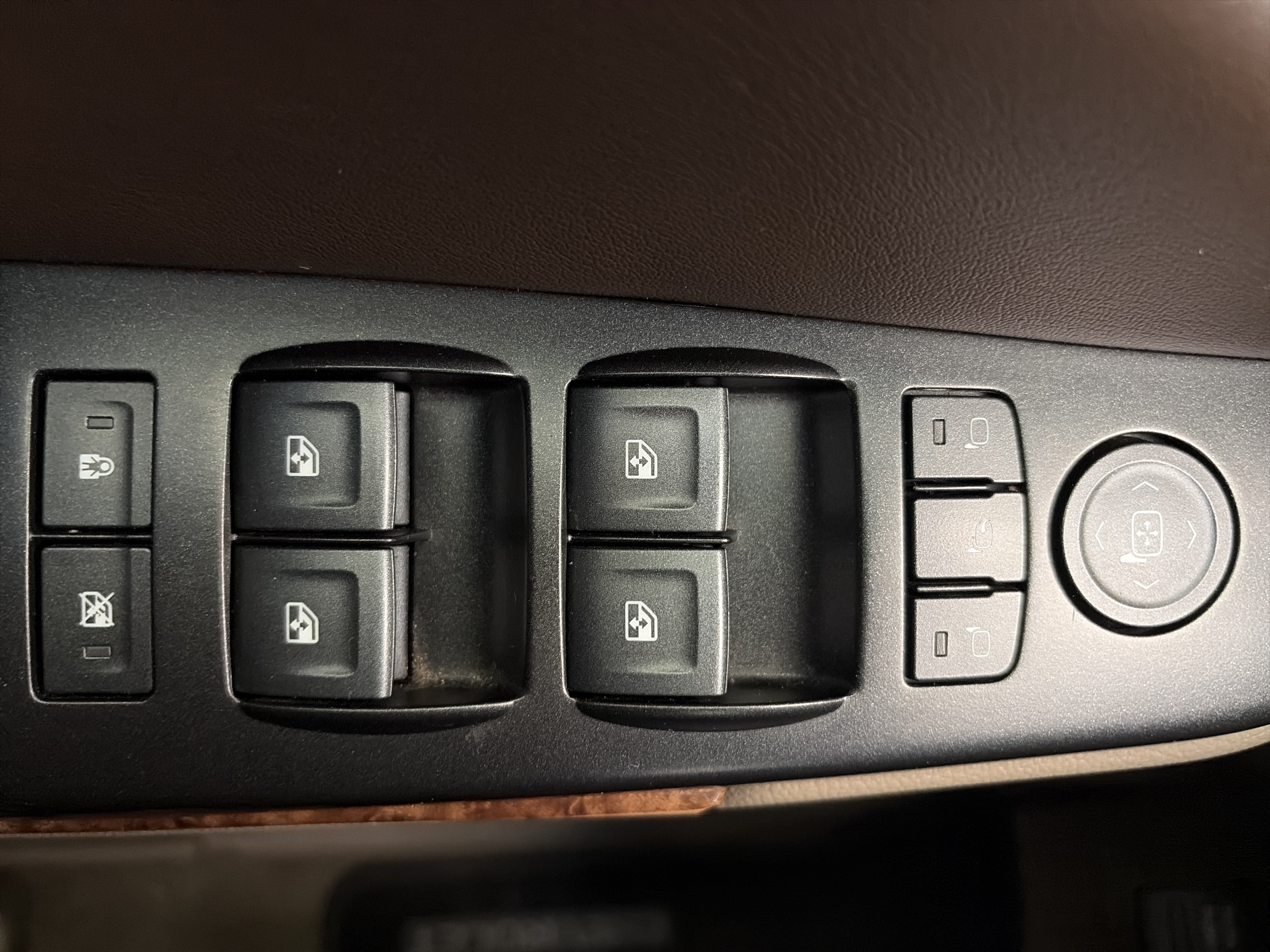 Used 2019 Chevrolet Suburban Premier AWD/4WD image 24