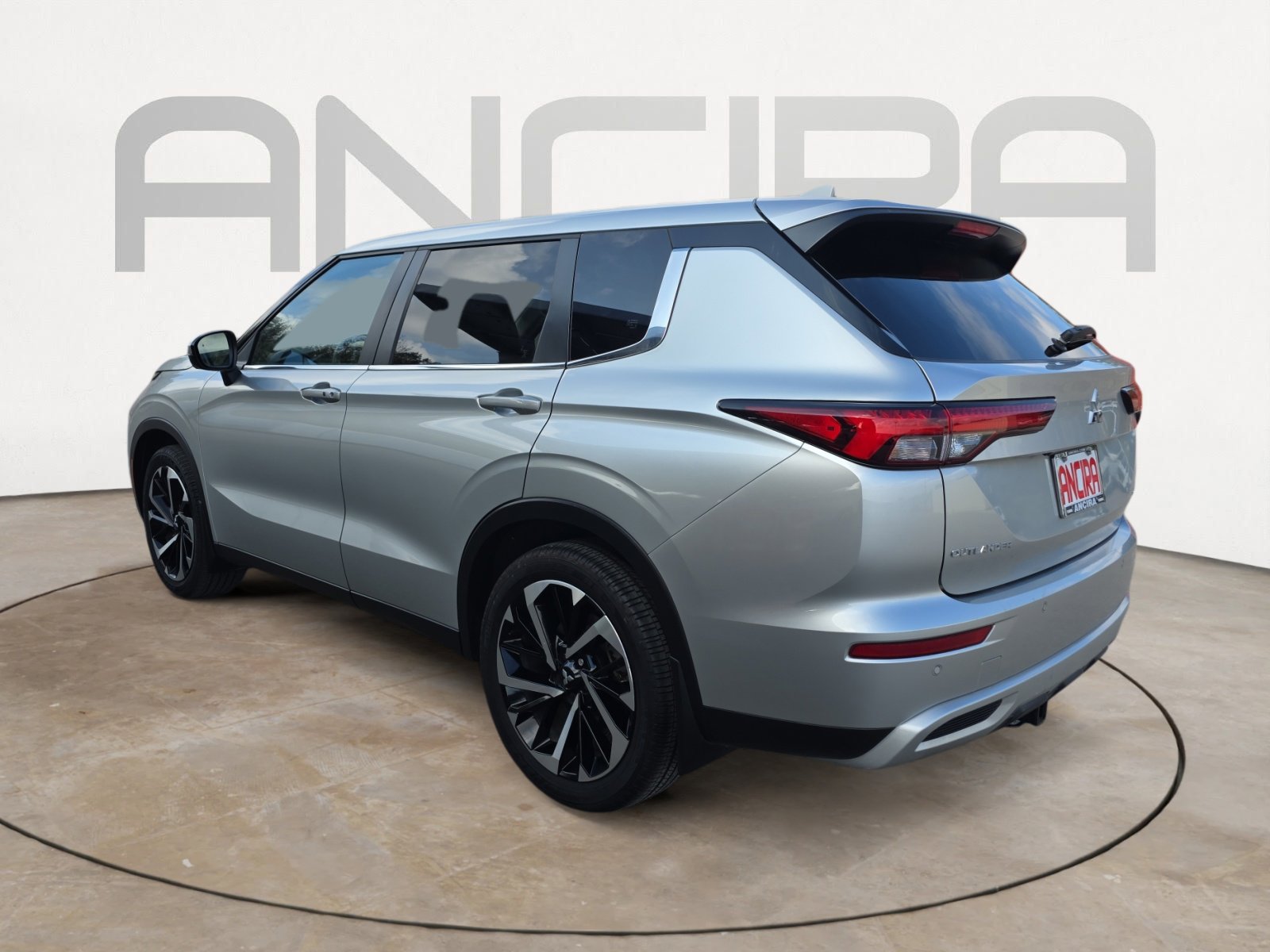 Used 2024 Mitsubishi Outlander SE image 7