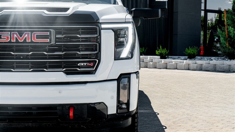 Used 2024 GMC Sierra 2500 AT4 AWD/4WD image 10