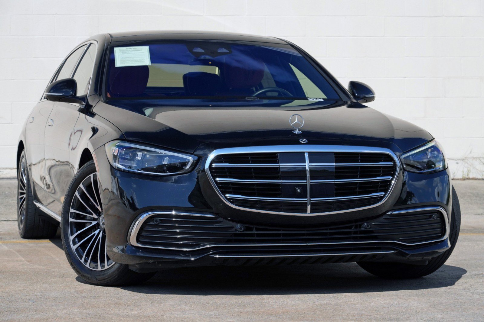 Used 2024 Mercedes-Benz S 580e 4MATIC Sedan image 4