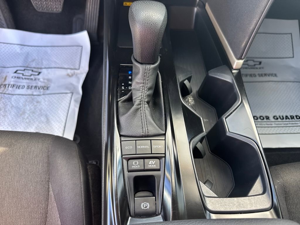 Used 2025 Toyota Camry LE image 7