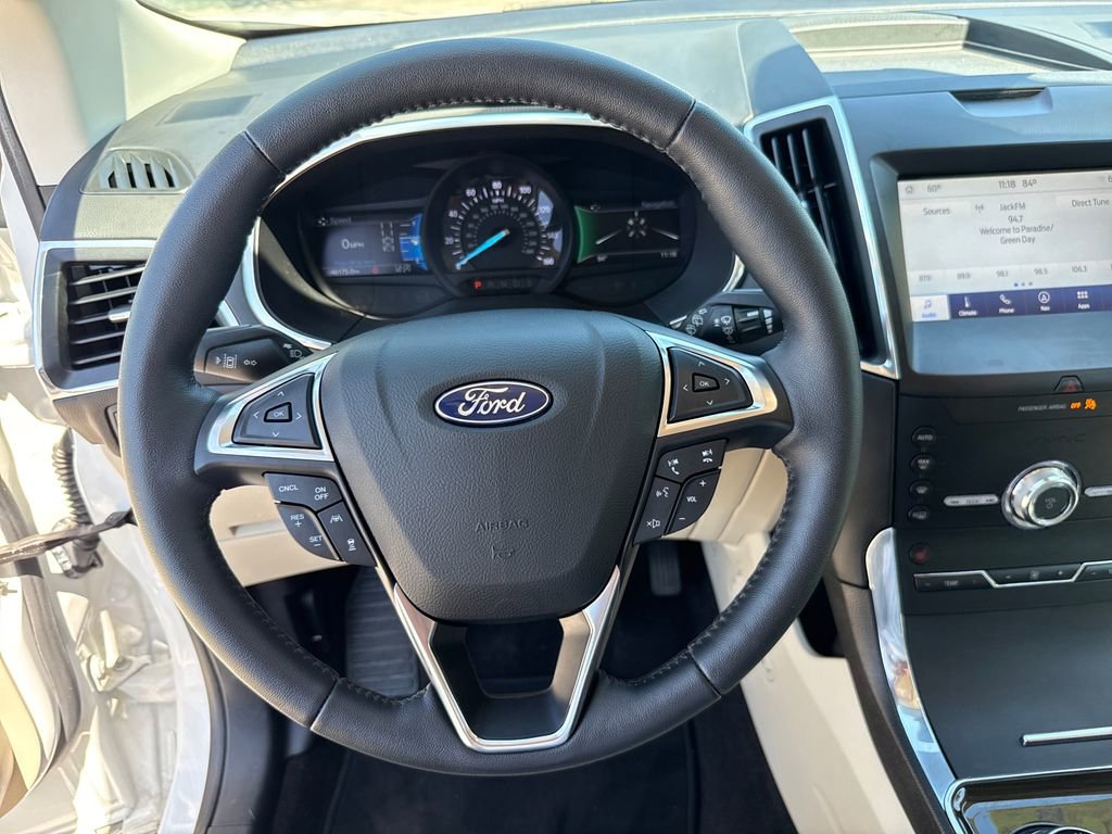 Used 2020 Ford Edge Titanium FWD image 14