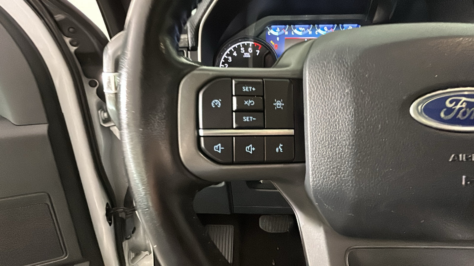 Used 2022 Ford F150 XLT w/ Equipment Group 302A High AWD/4WD image 19