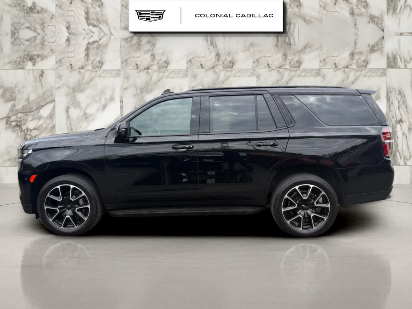 Used 2022 Chevrolet Tahoe RST w/ Sport Performance Package AWD/4WD image 2