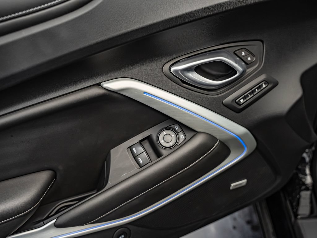Used 2019 Chevrolet Camaro SS RWD image 21