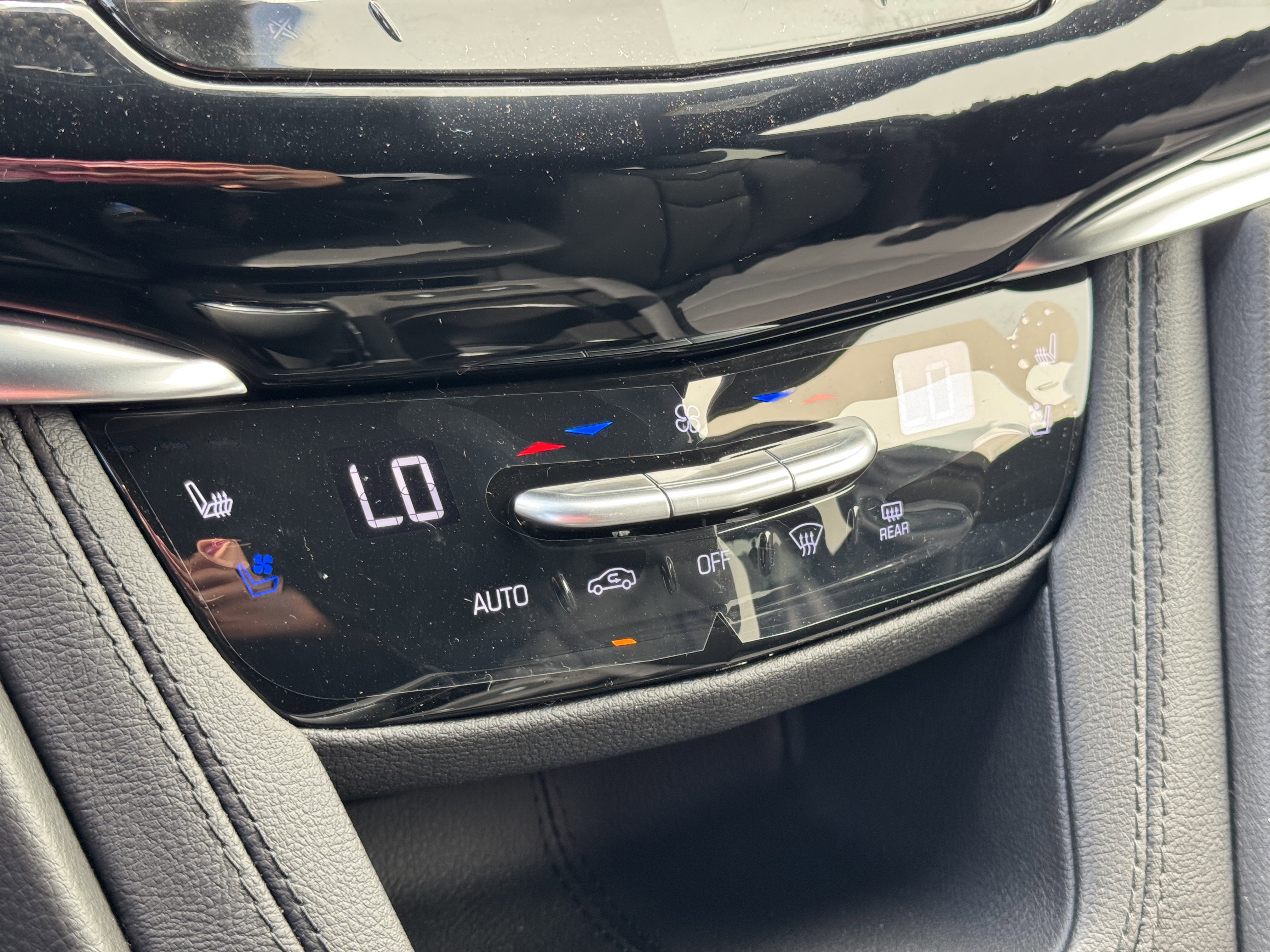 New 2025 Cadillac XT6 Sport w/ Technology Package image 25