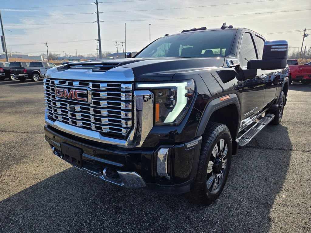 Used 2025 GMC Sierra 2500 Denali image 3