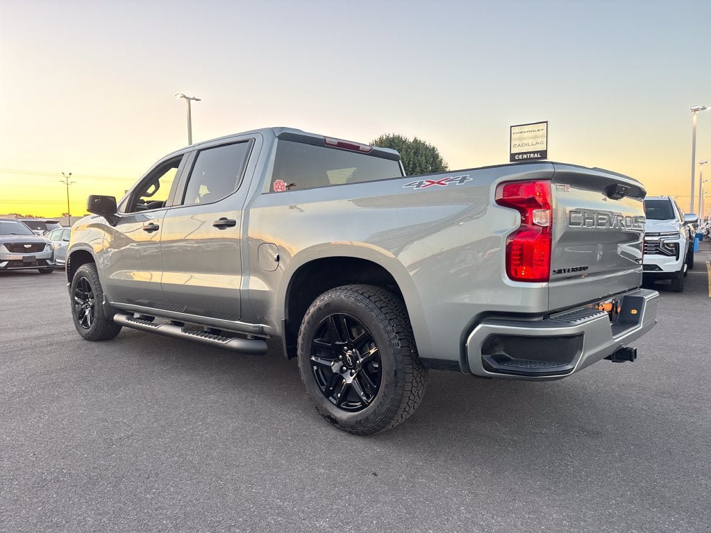Used 2026 Chevrolet Silverado 1500 Custom w/ Turbomax Blackout Package AWD/4WD image 4