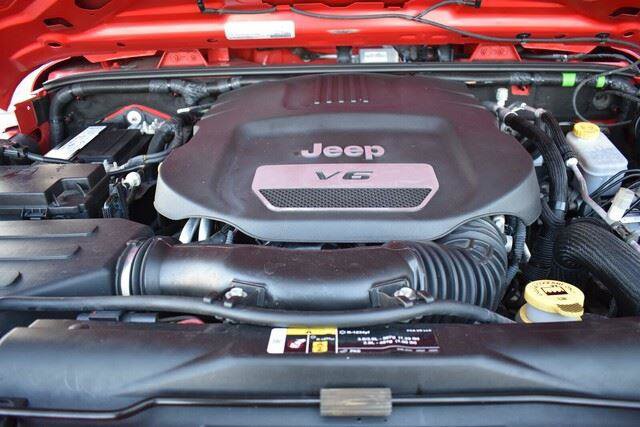 Used 2018 Jeep Wrangler Unlimited Sport w/ Connectivity Group AWD/4WD image 26