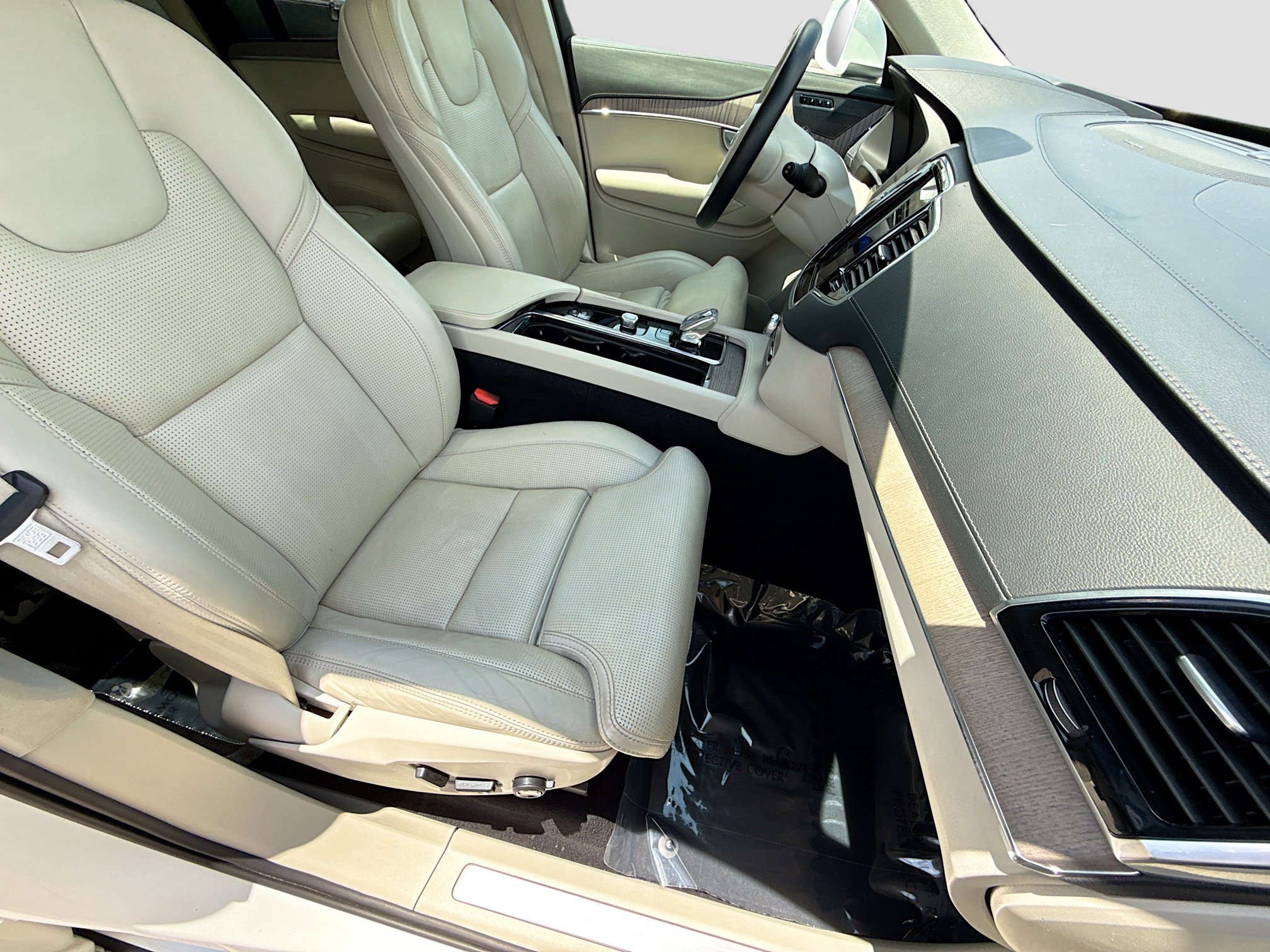 Used 2024 Volvo XC90 B6 Ultimate w/ Lounge Package AWD/4WD image 15