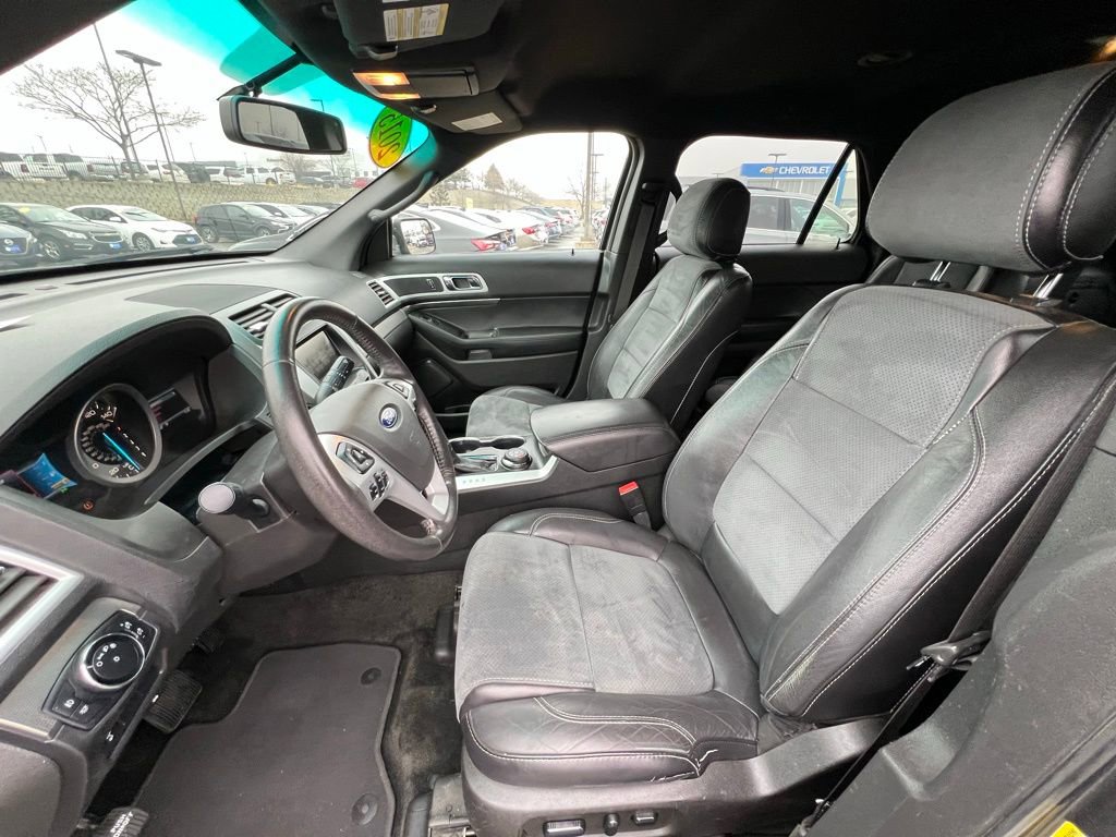 Used 2015 Ford Explorer XLT w/ Equipment Group 202A image 17