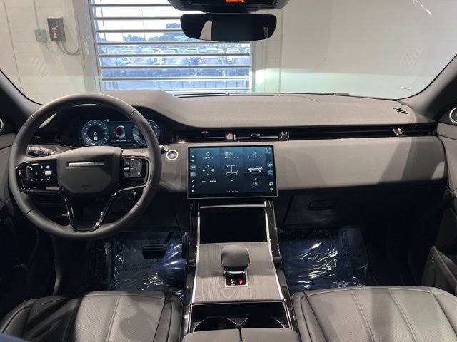 Used 2025 Land Rover Range Rover Evoque S AWD/4WD image 34