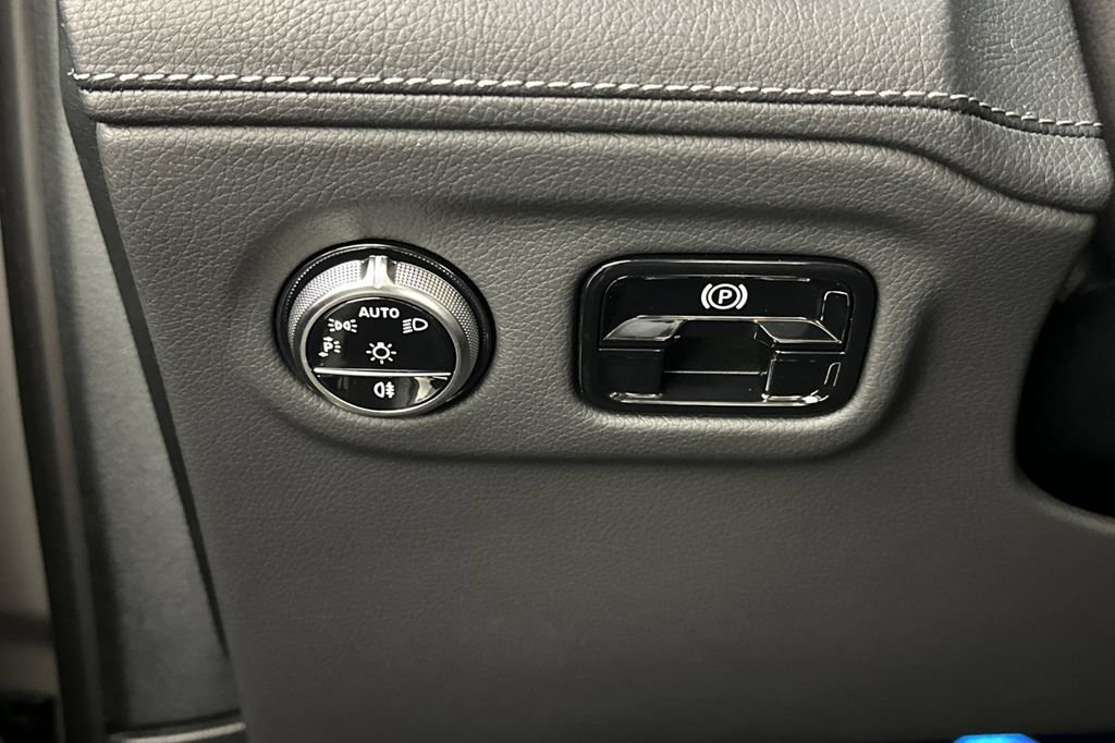 Certified 2026 Mercedes-Benz EQE 320+ SUV image 35