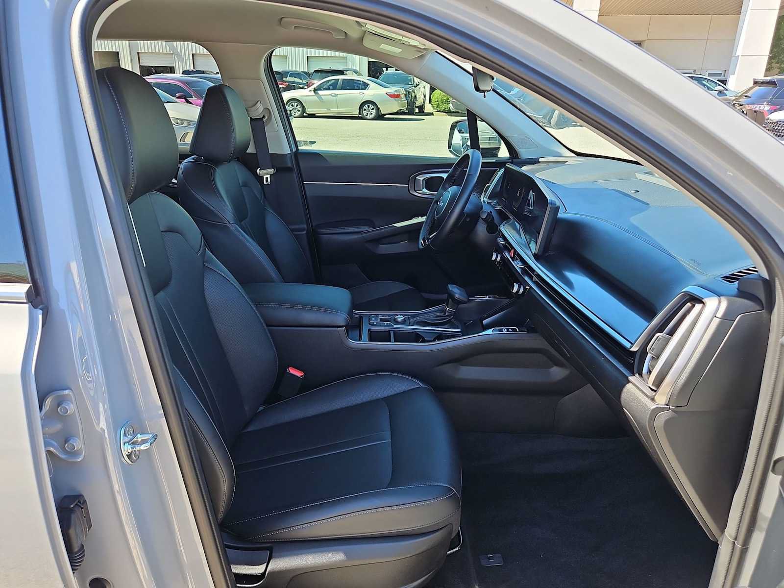 Certified 2025 Kia Sorento S FWD image 21