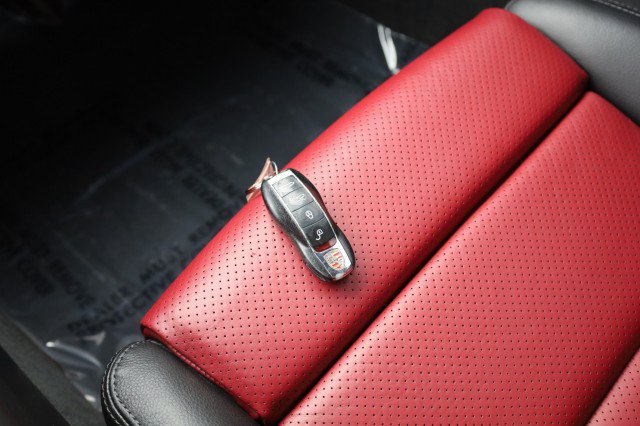 Used 2018 Porsche 718 Cayman RWD image 38