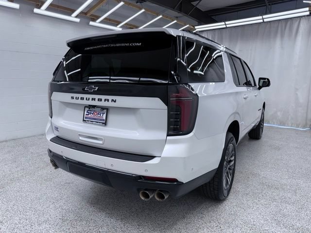 Used 2025 Chevrolet Suburban Z71 AWD/4WD image 2