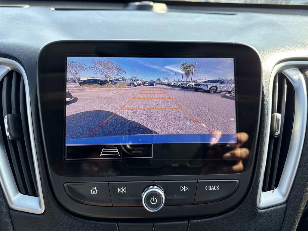 Used 2024 Chevrolet Malibu LT image 25