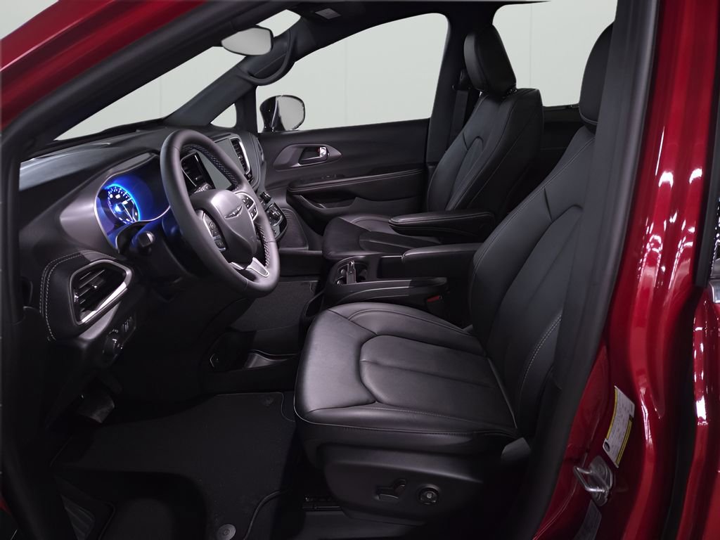 New 2026 Chrysler Pacifica Select image 9