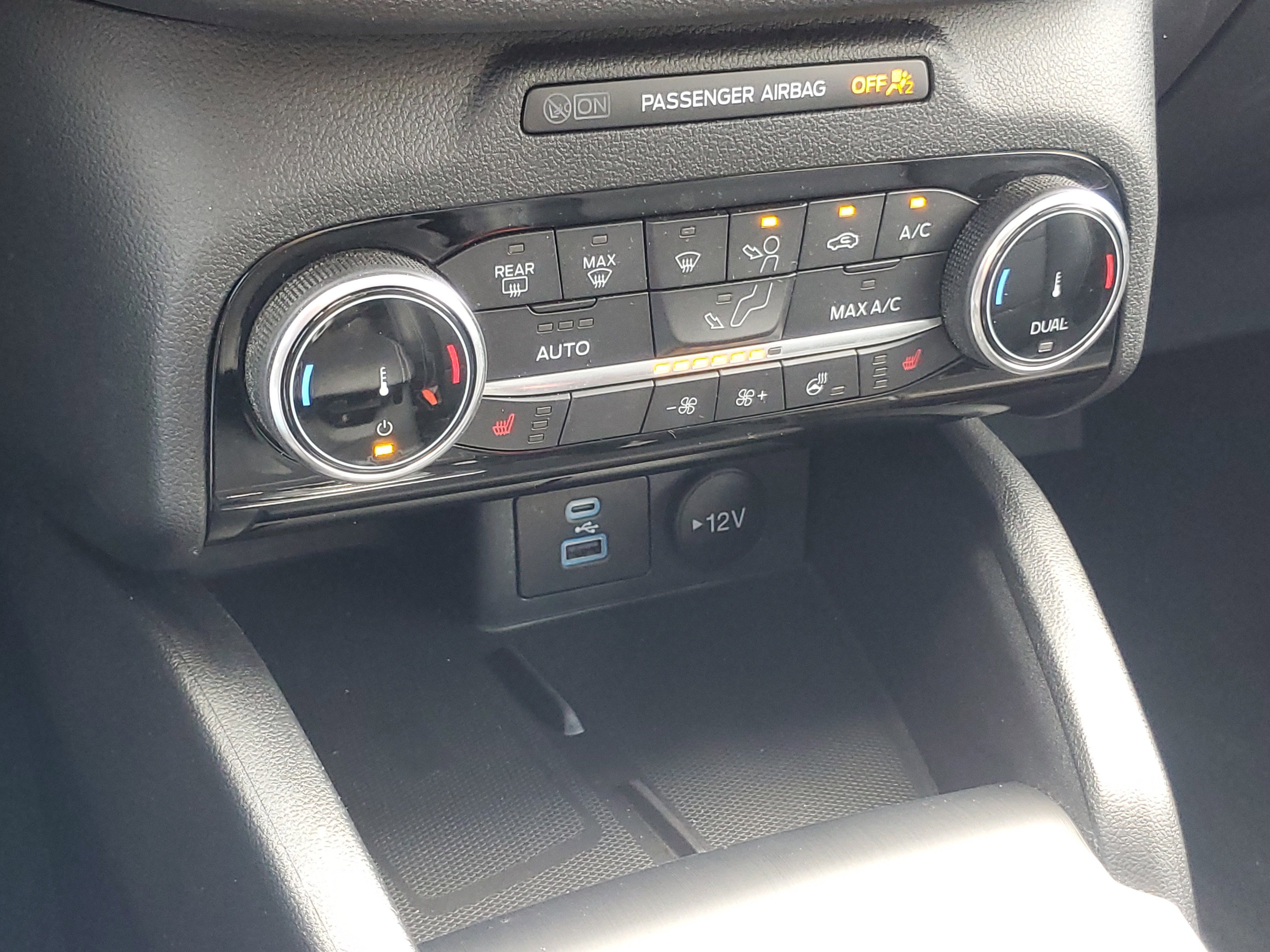 Used 2022 Ford Escape SEL w/ Technology Package AWD/4WD image 18