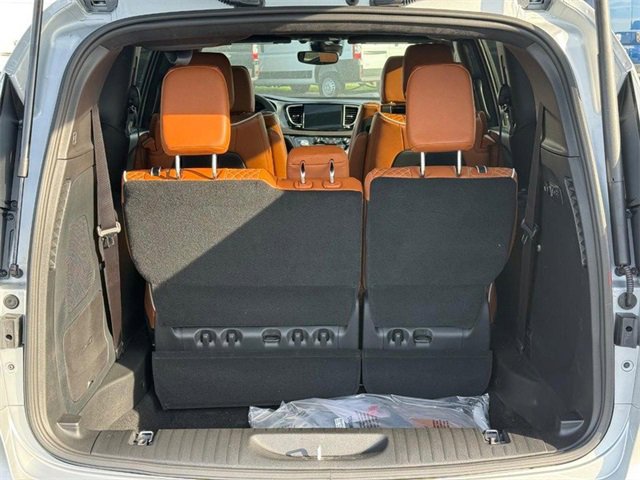 New 2026 Chrysler Pacifica Pinnacle w/ Trailer Tow Group image 7