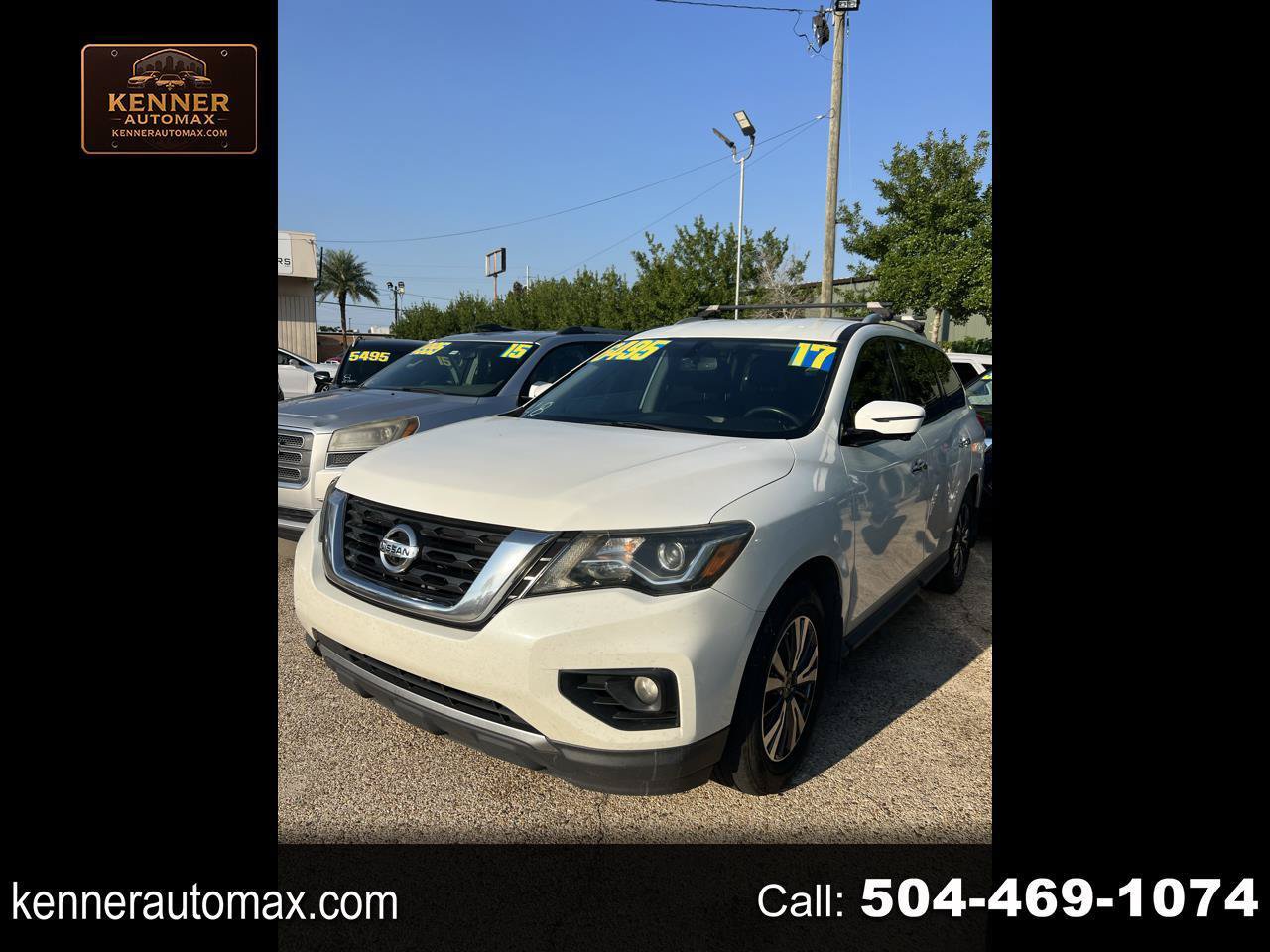 Used 2017 Nissan Pathfinder SL FWD image 1