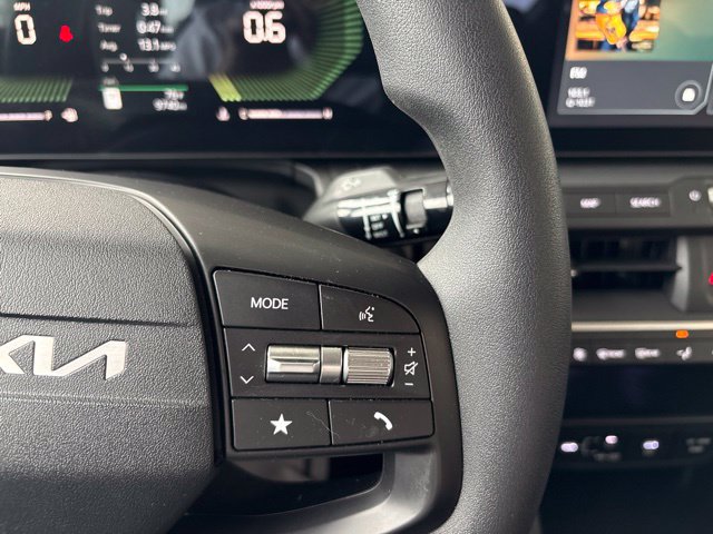 Used 2025 Kia K4 FWD image 18