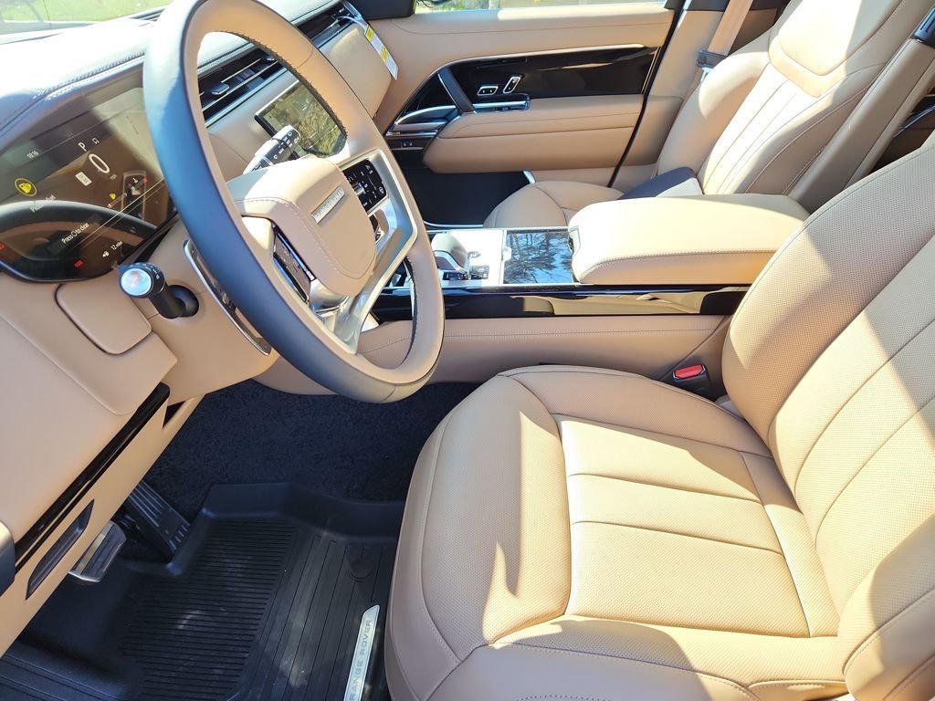 New 2026 Land Rover Range Rover Long Wheelbase SE AWD/4WD image 23