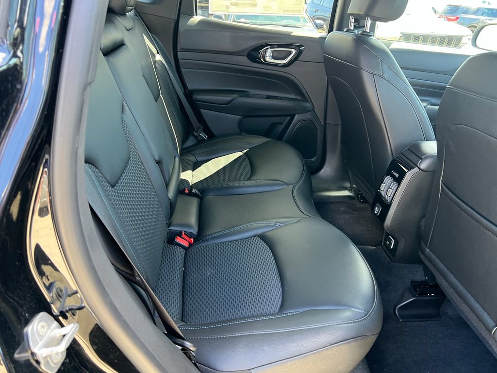 New 2026 Jeep Compass Latitude AWD/4WD image 17