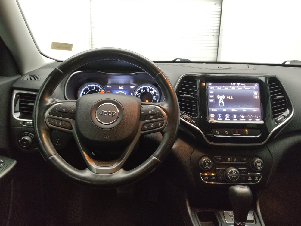 Used 2019 Jeep Cherokee Limited w/ Technology Group FWD image 22