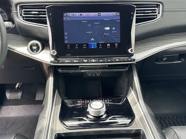 Used 2024 Jeep Wagoneer L Series II w/ Flexible Seating Group image 29