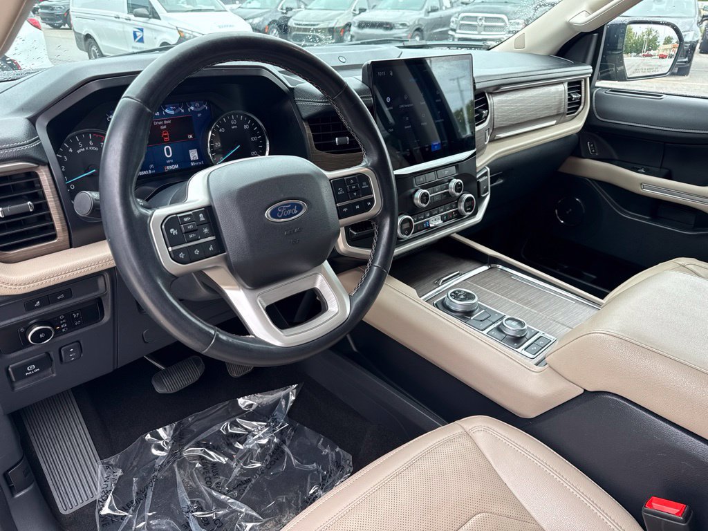 Used 2024 Ford Expedition Max Limited AWD/4WD image 2